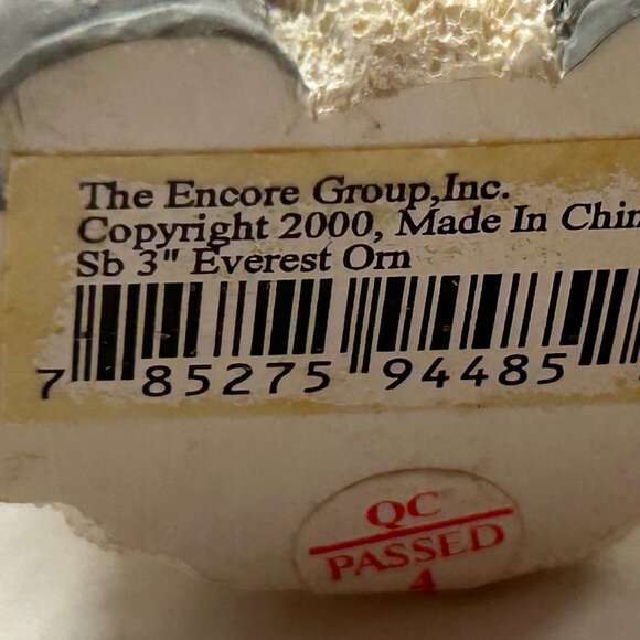 The Encore Group: Snow Buddies Tea Party Statue and Five Ornaments from 2000 - Picture 9 of 9